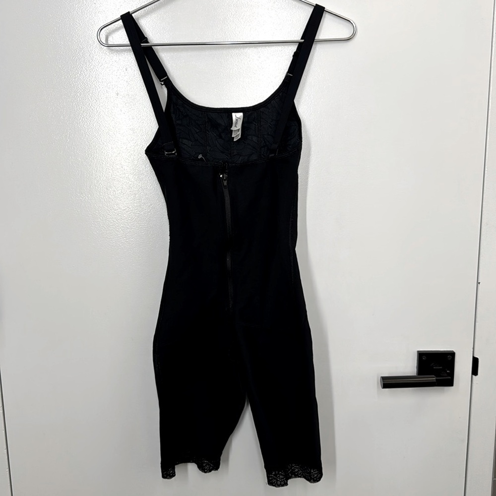 NWT Leonisa TopSculpt Boyshort Bottom Body Shaper with Firm Compression Size S